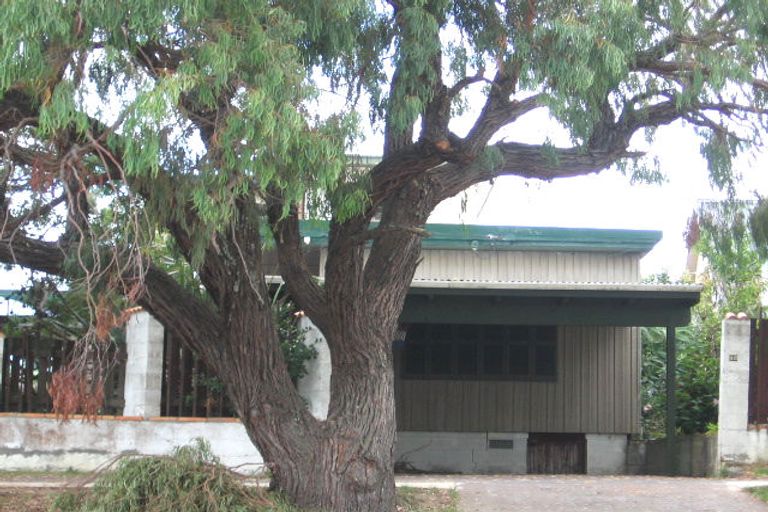 Photo of property in 92 Browns Bay Road, Rothesay Bay, Auckland, 0630