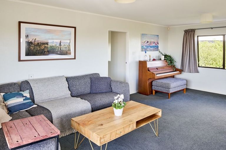 Photo of property in 22 Staysail Place, Whitby, Porirua, 5024