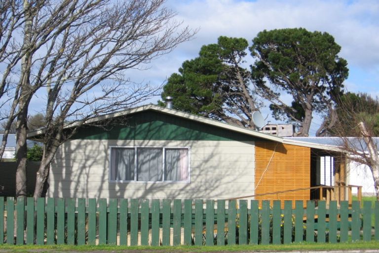 Photo of property in 54 Brandon Street, Featherston, 5710