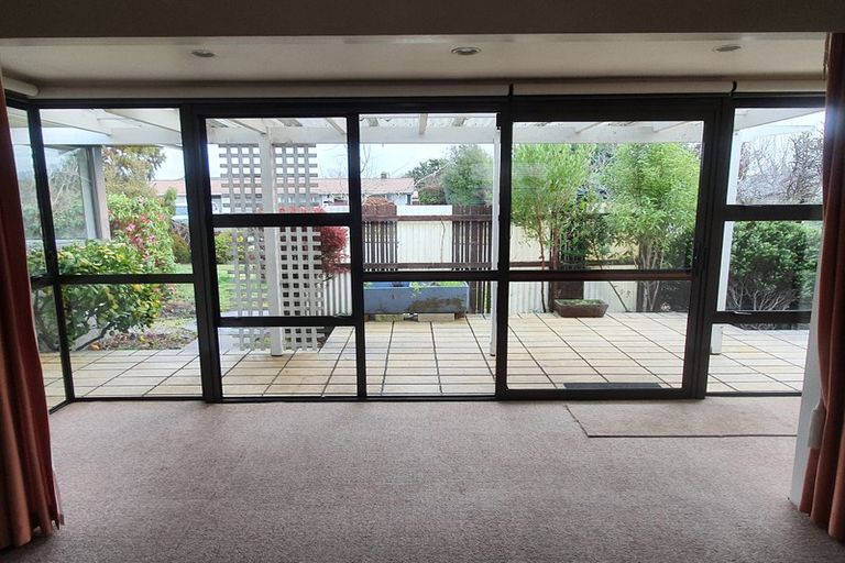 Photo of property in 25 Davidson Crescent, Hornby, Christchurch, 8042