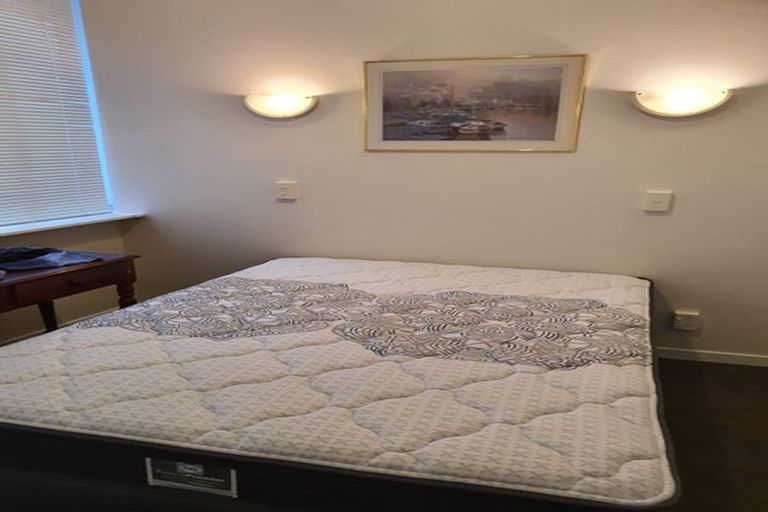 Photo of property in Terrace Tower Apartments, 1d/126 The Terrace, Wellington Central, Wellington, 6011