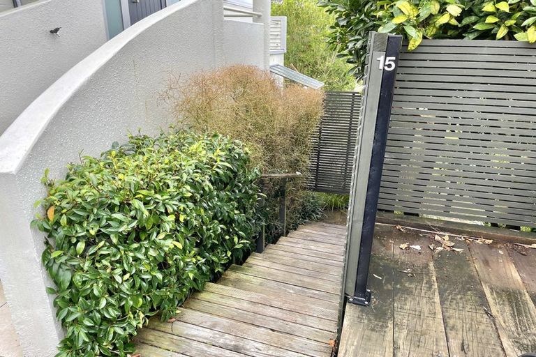 Photo of property in 15/18 Parr Terrace, Castor Bay, Auckland, 0620