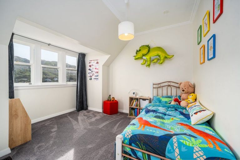 Photo of property in 28 Handyside Street, Tawa, Wellington, 5028