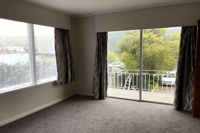 Photo of property in 128 Waikawa Road, Picton, 7220