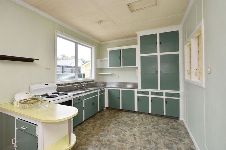 Photo of property in 10 Bridge Street, Tuatapere, 9620