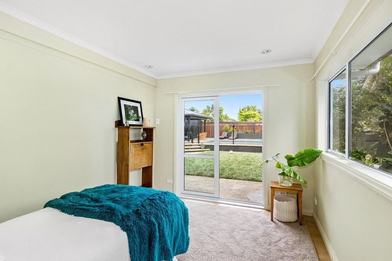 Photo of property in 42 Moa Road, Point Chevalier, Auckland, 1022
