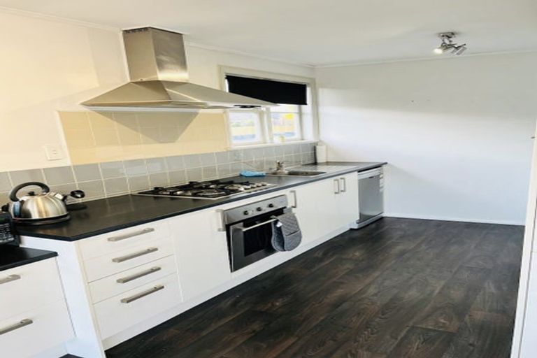 Photo of property in 30 Ealing Street, Redwood, Christchurch, 8051