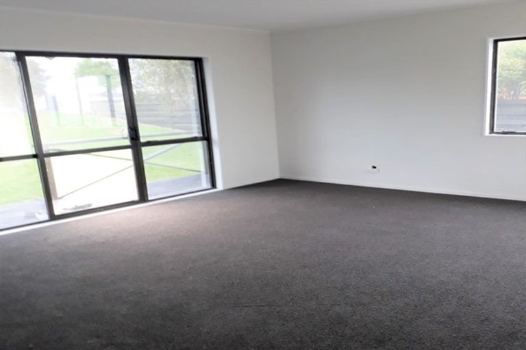 Photo of property in 21 Churchill Terrace, Waiuku, 2123