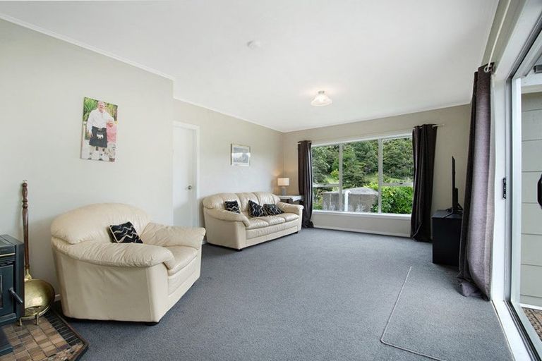 Photo of property in 12 Mildon Road, Waitakere, Auckland, 0782