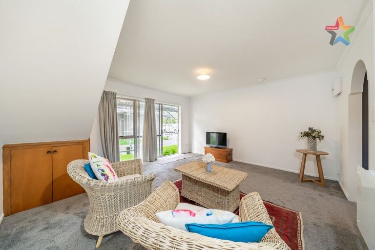 Photo of property in 4c Flock Grove, Fairfield, Lower Hutt, 5011