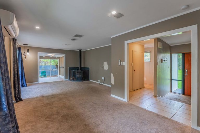 Photo of property in 27 Ruru Street, Waikanae, 5036