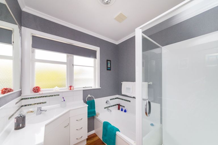 Photo of property in 3 Wincanton Place, Awapuni, Palmerston North, 4412