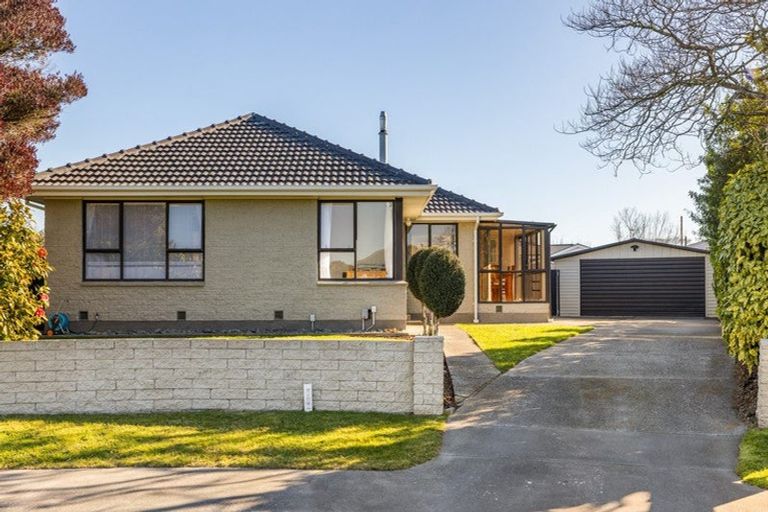 Photo of property in 23 Glenora Place, Hornby, Christchurch, 8042