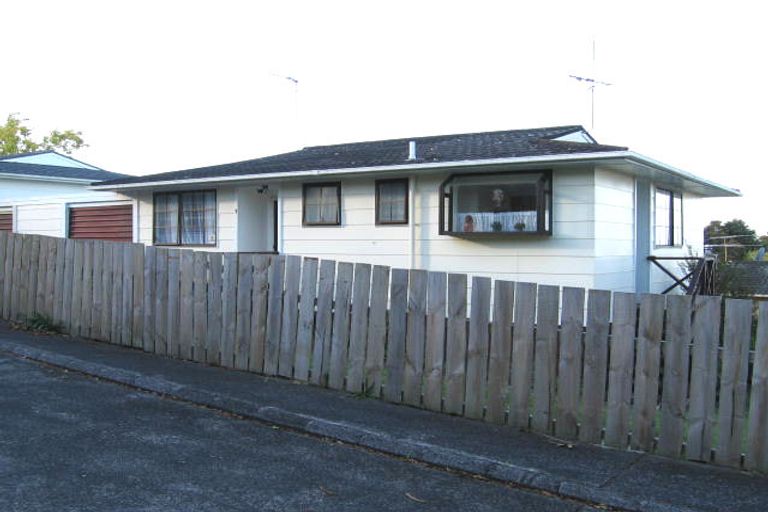 Photo of property in 5 Denarius Lane, Glendene, Auckland, 0602