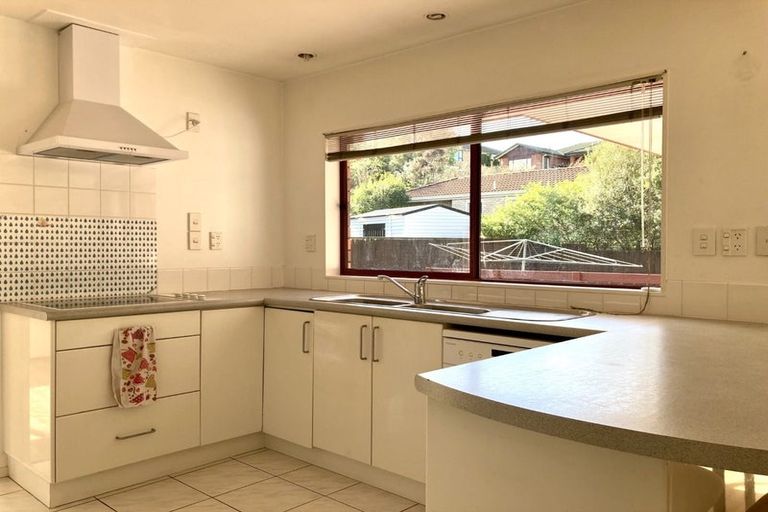 Photo of property in 30 Vintage Drive, Henderson, Auckland, 0612