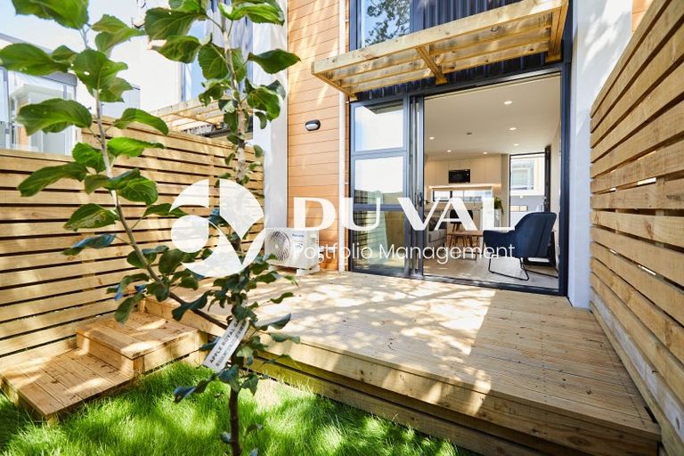 Photo of property in 8 Koro Lane, Mangere Bridge, Auckland, 2022