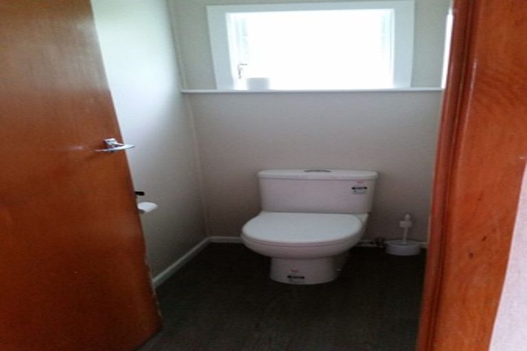 Photo of property in 1 Aotearoa Terrace, Murrays Bay, Auckland, 0630