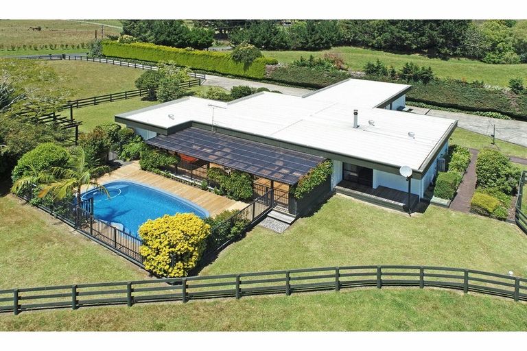 Photo of property in 41 Jack Paterson Road, Opaheke, Papakura, 2584