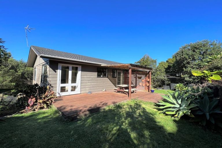 Photo of property in 16 Panzic Place, Glen Eden, Auckland, 0602
