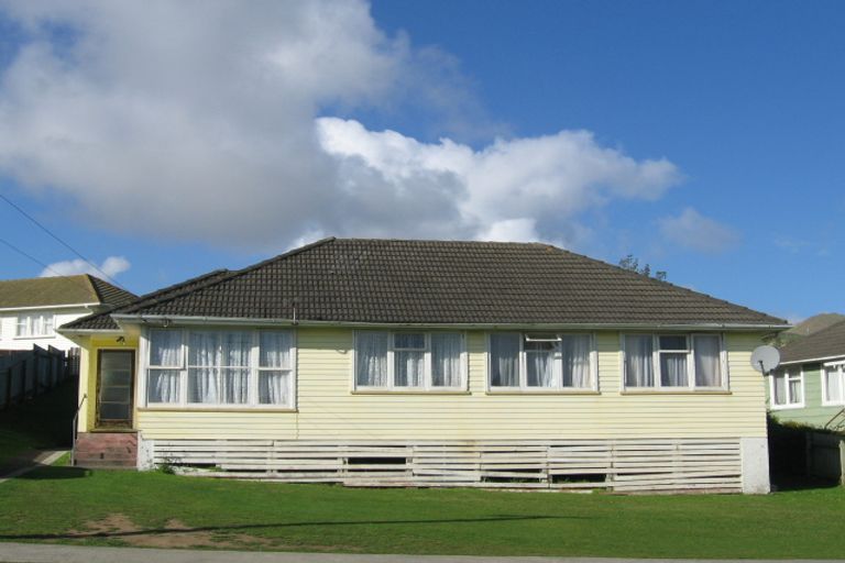 Photo of property in 12 Astrolabe Street, Cannons Creek, Porirua, 5024