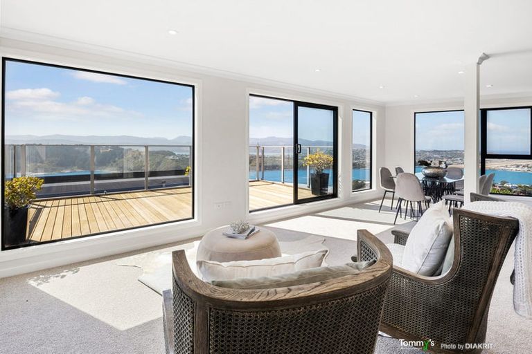 Photo of property in 2/25 Thane Road, Roseneath, Wellington, 6011