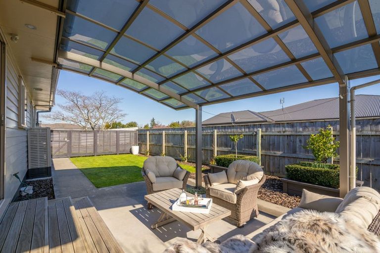 Photo of property in 2 Walnut Lane, Carterton, 5713