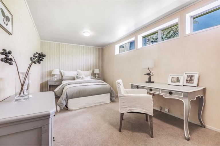 Photo of property in 2/33 Parr Terrace, Castor Bay, Auckland, 0620