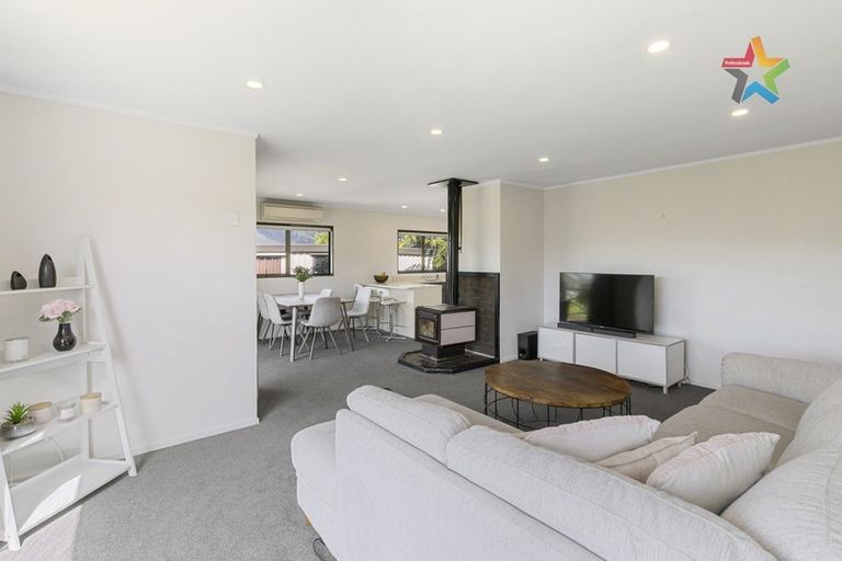 Photo of property in 136 Holborn Drive, Stokes Valley, Lower Hutt, 5019