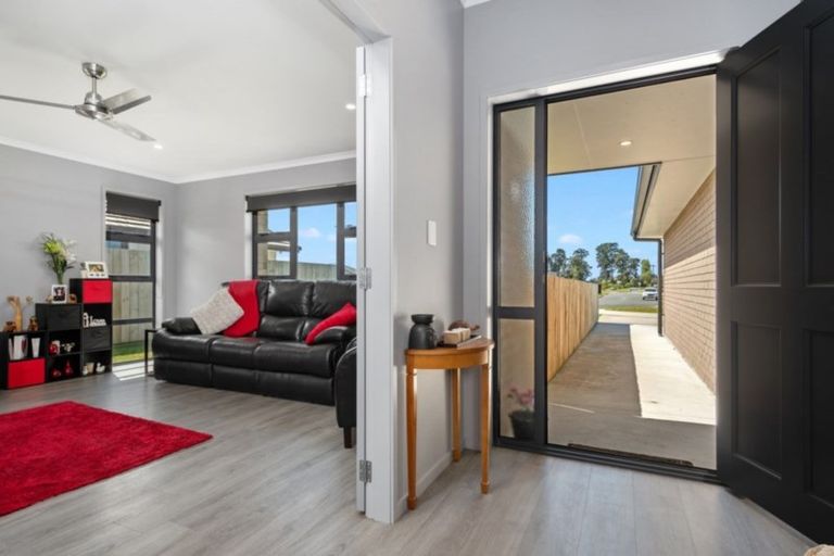 Photo of property in 27 Leet Crescent, Papamoa Beach, Papamoa, 3118