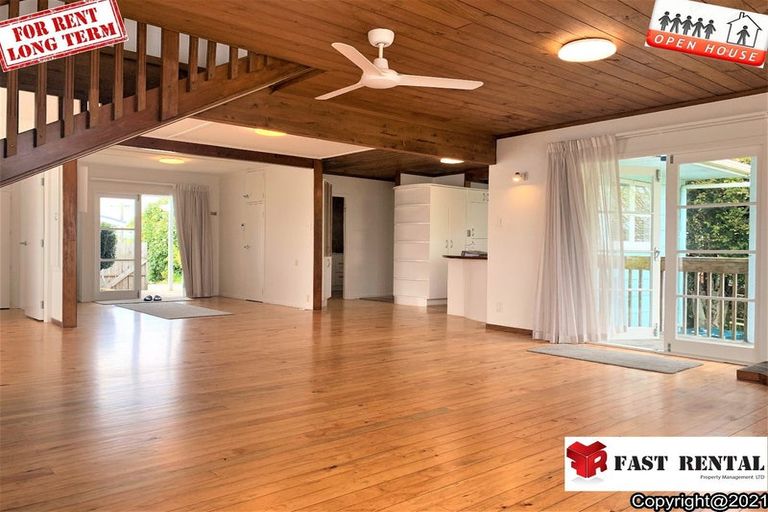 Photo of property in 83 Red Beach Road, Red Beach, 0932