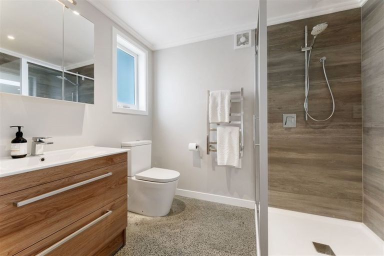 Photo of property in 72 Hanham Road, Kumeu, 0891