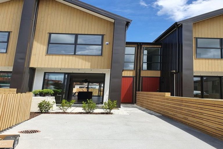 Photo of property in 15 Desalt Drive, Hobsonville, Auckland, 0616
