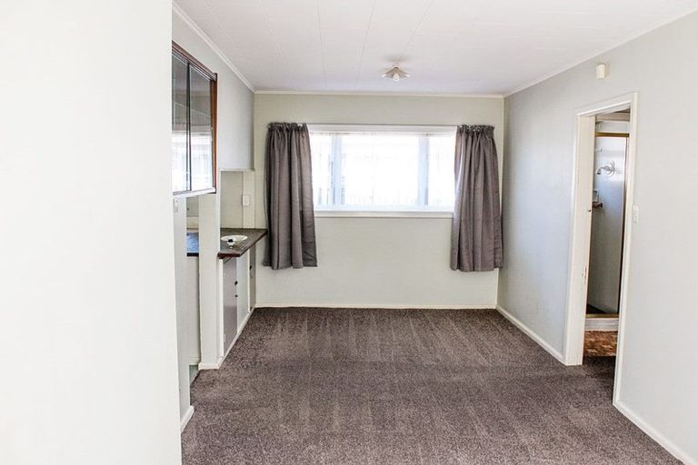 Photo of property in 11 Munro Street, Redwood, Christchurch, 8051