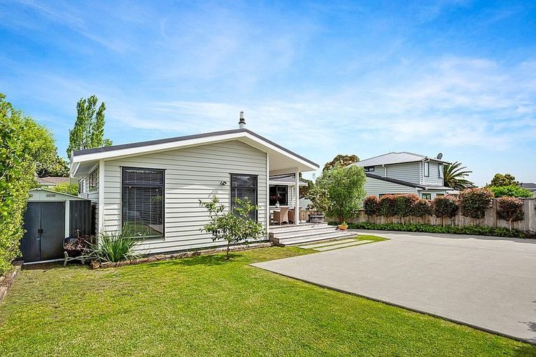 Photo of property in 8 Bosun Place, Te Atatu Peninsula, Auckland, 0610