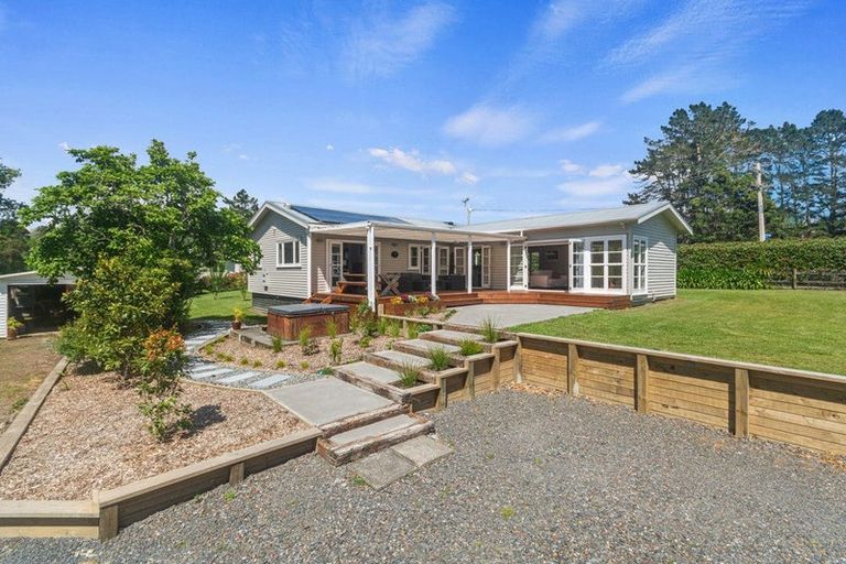 Photo of property in 169 Awa Road, Kumeu, 0891