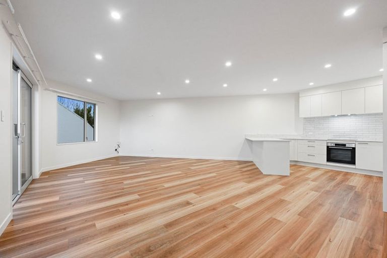 Photo of property in 2/24 Pickering Crescent, Chedworth, Hamilton, 3210