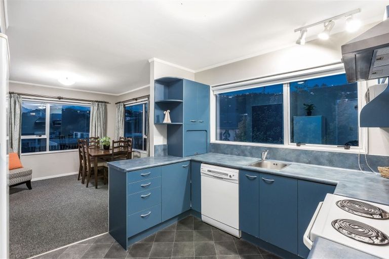 Photo of property in 6b Yarrow Place, Papakowhai, Porirua, 5024