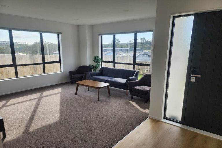 Photo of property in 7 Tautoru Avenue, Orewa, 0931