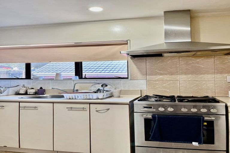 Photo of property in 2/62 Hillcrest Road, Papatoetoe, Auckland, 2025