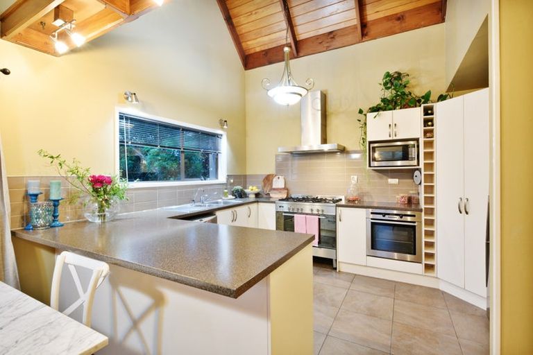 Photo of property in 5 Tatyana Place, Massey, Auckland, 0614