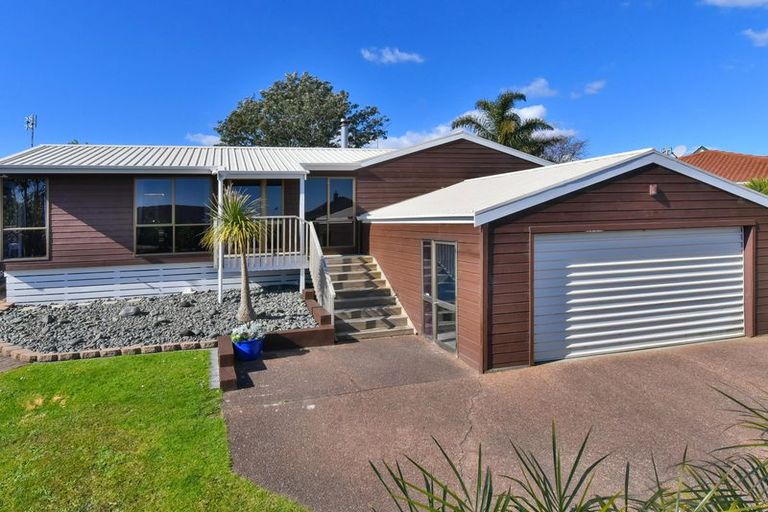 Photo of property in 44 St Annes Crescent, Wattle Downs, Auckland, 2103