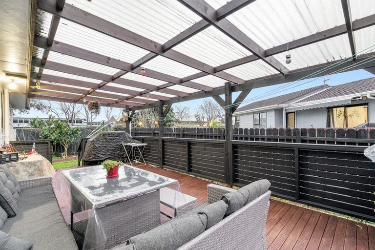 Photo of property in 1/39 Taitimu Drive, Weymouth, Auckland, 2103