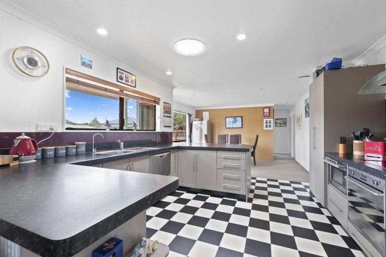 Photo of property in 20 Kings Drive, Levin, 5510