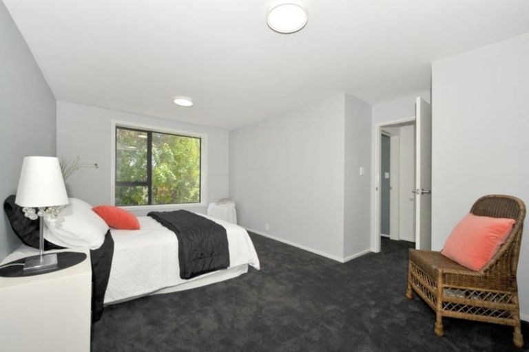 Photo of property in 11b Inverness Lane, Redcliffs, Christchurch, 8081