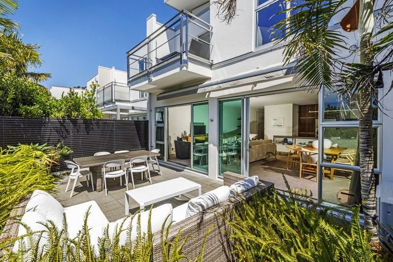 Photo of property in 6/258 Hurstmere Road, Takapuna, Auckland, 0622