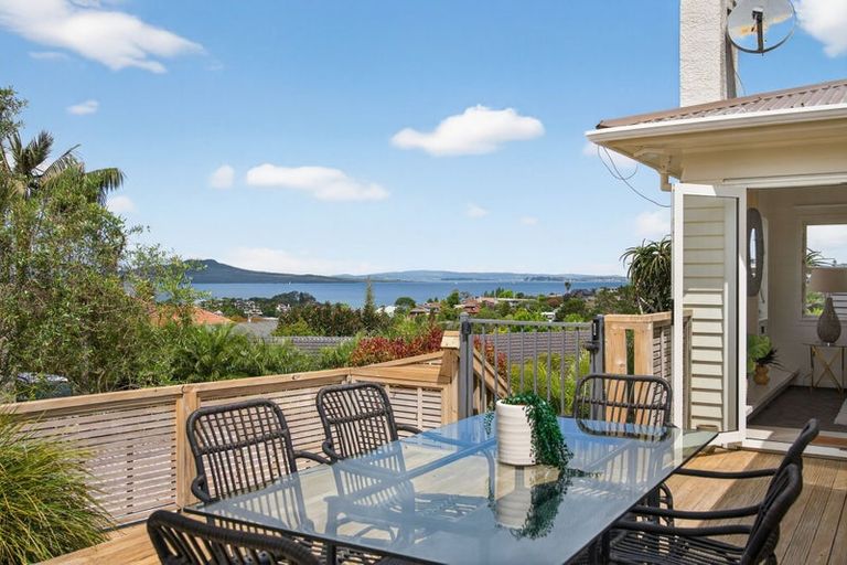 Photo of property in 29 Peter Terrace, Castor Bay, Auckland, 0620