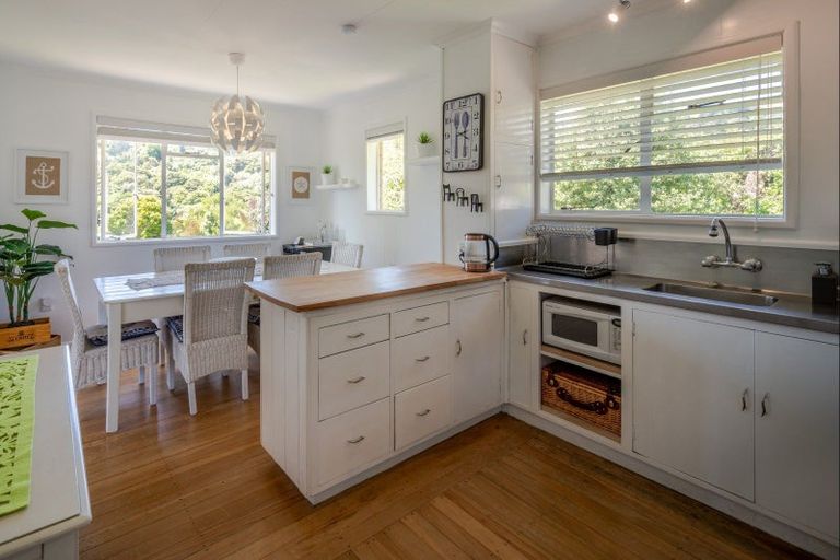 Photo of property in 7 Watson Street, Akaroa, 7520