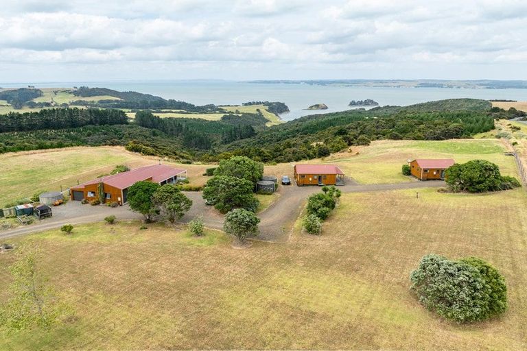 Photo of property in 986 Tinopai Road, Tinopai, Matakohe, 0593