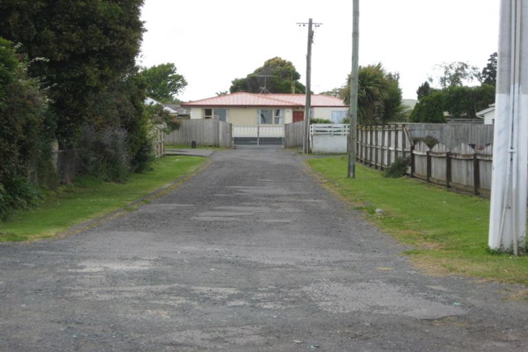 Photo of property in 1/20 Tironui Station Road East, Papakura, 2112