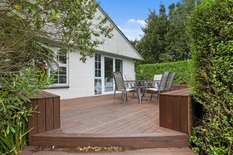 Photo of property in 87 Memorial Avenue, Ilam, Christchurch, 8053